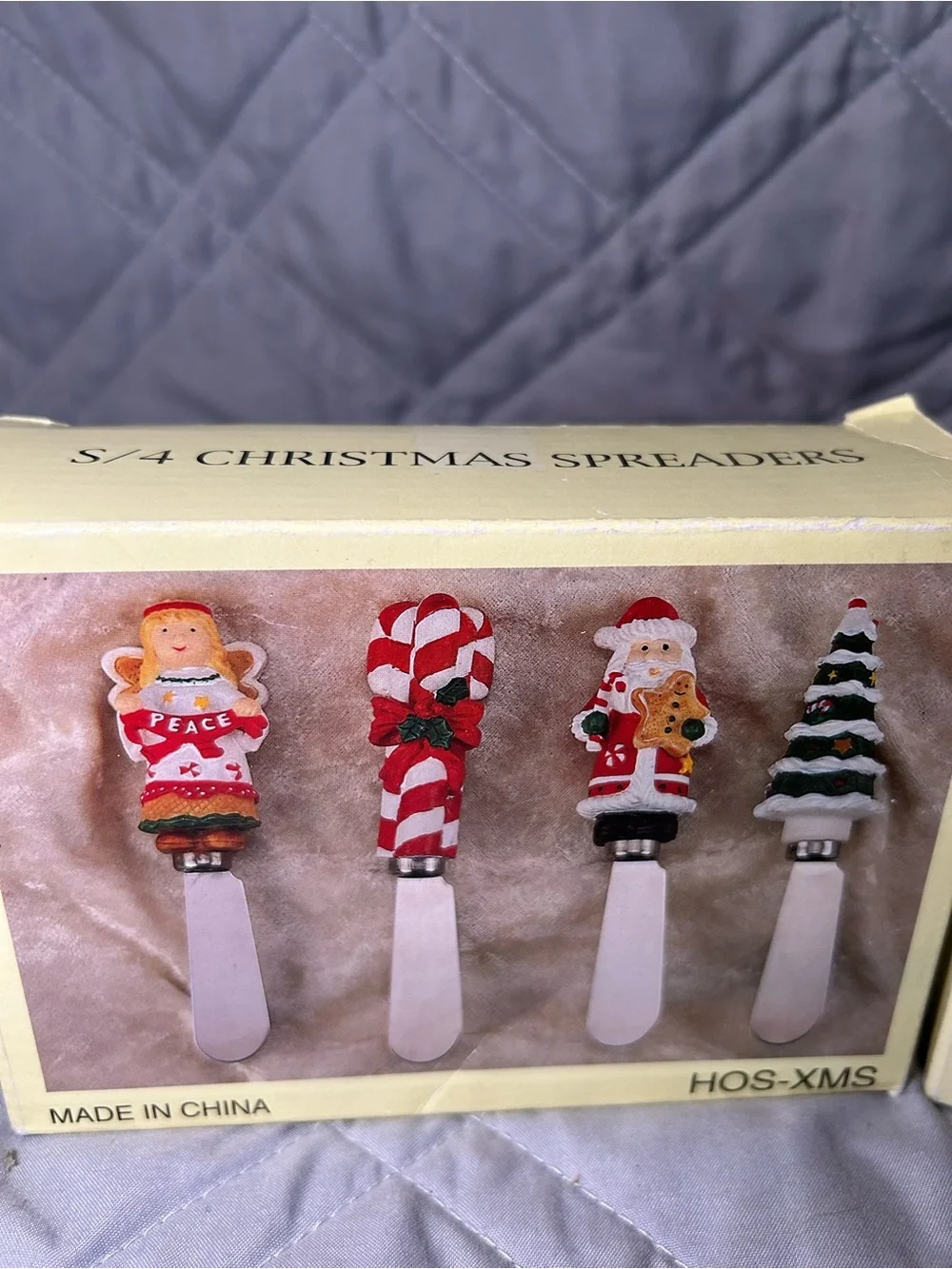 Vintage Boston Warehouse spreaders feature resin handles